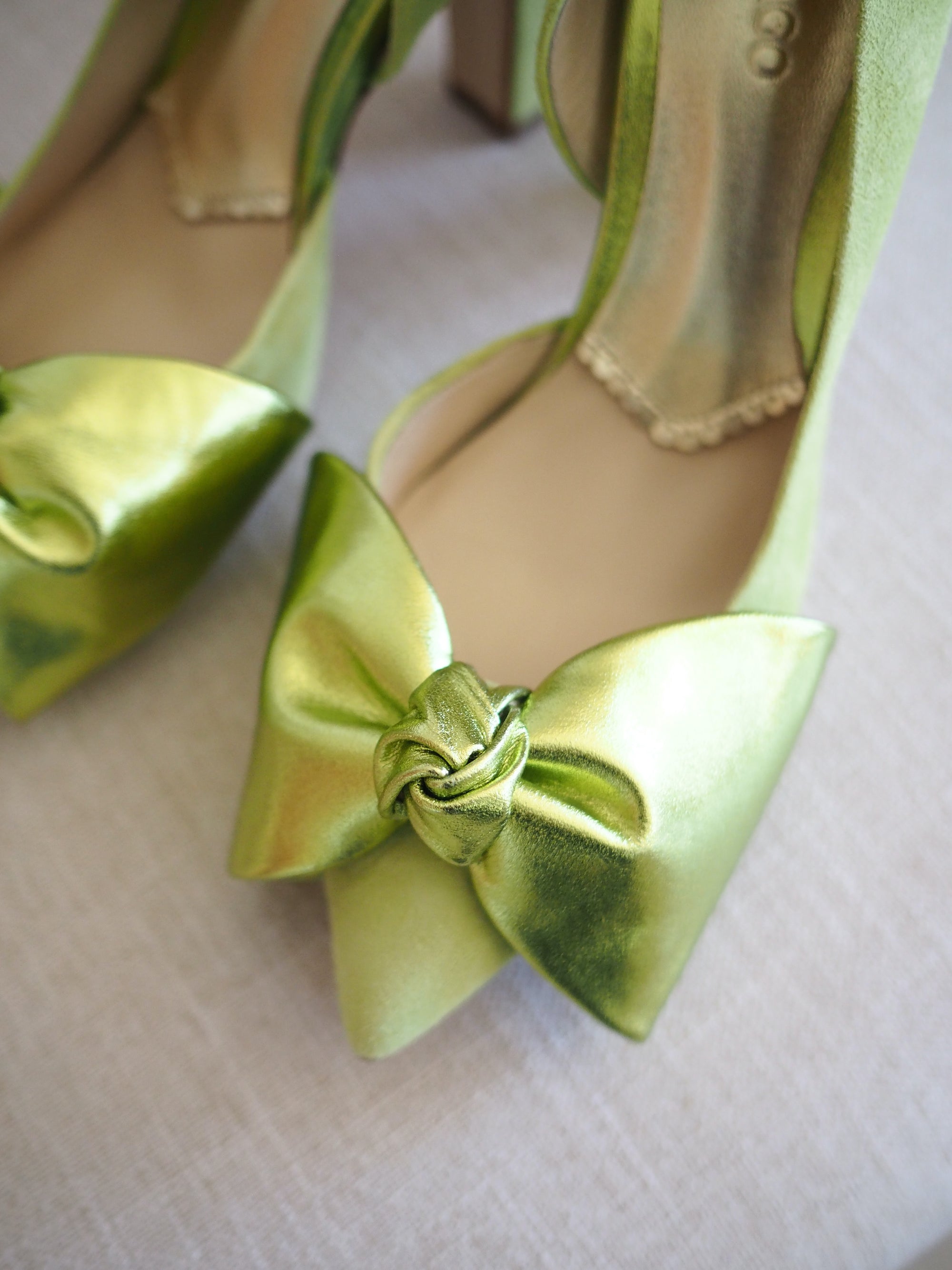 Valentina pumps 100mm pistachio suede