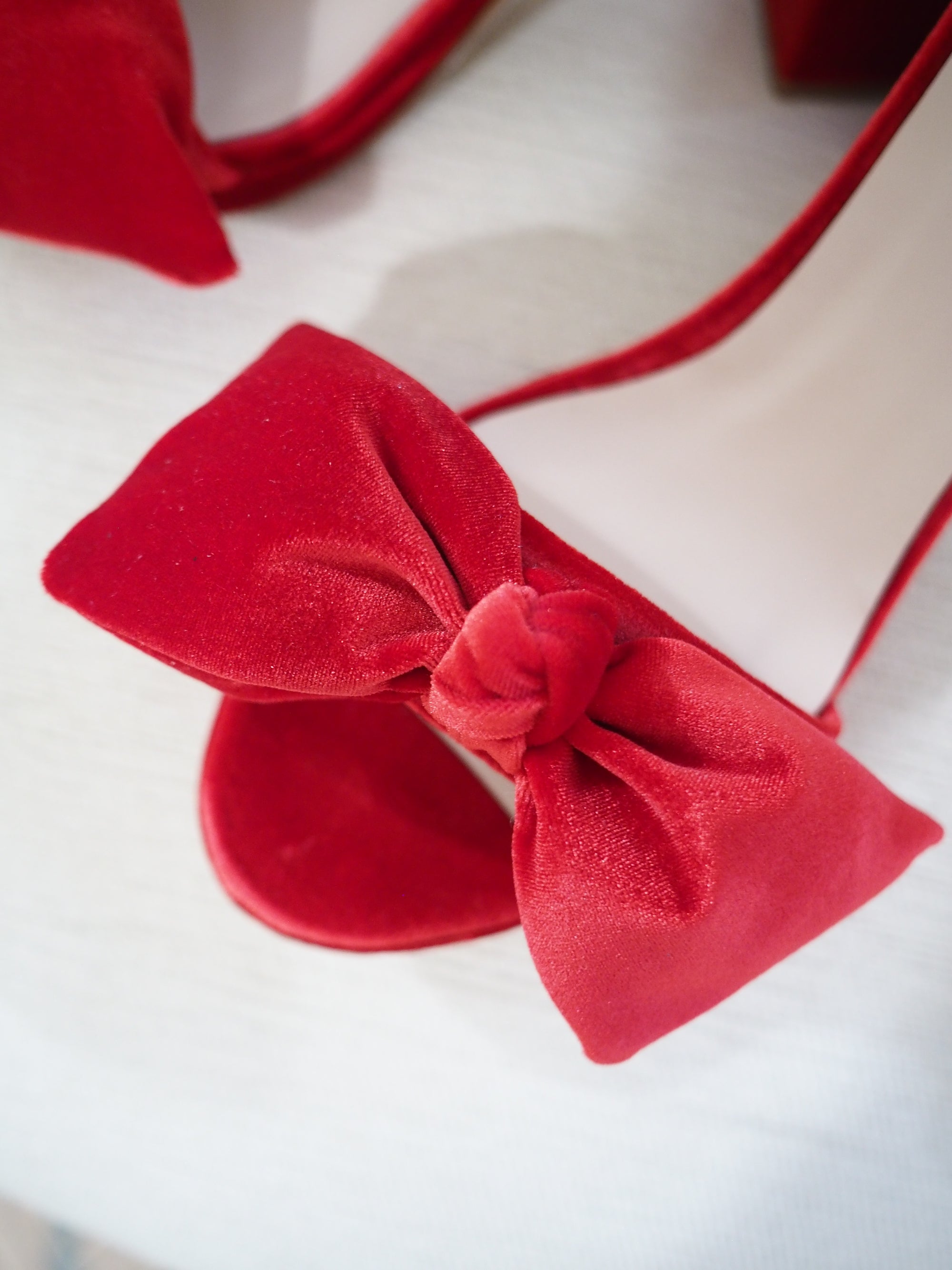 Lady Allet sandals 70mm plateau red velvet - The Archive